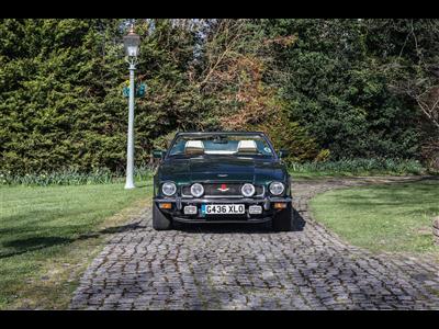 Aston Martin+V8 Volante